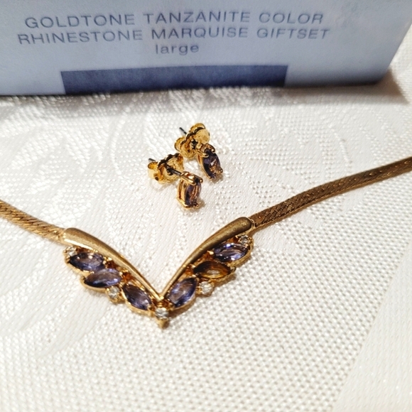 Avon Jewelry - New Avon Jewelry Gold Toned Tanzanite color Rhinestone Marquise Giftset Large